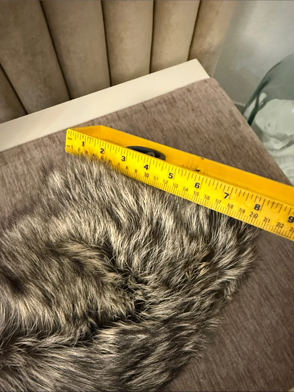 SAGA FOX FUR SHAWL SILVER FOX